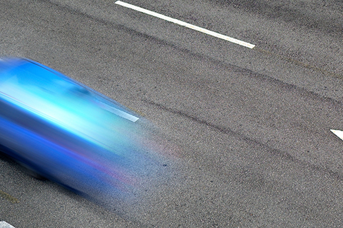 GPS Insight Portrait 3 moving car on motorway